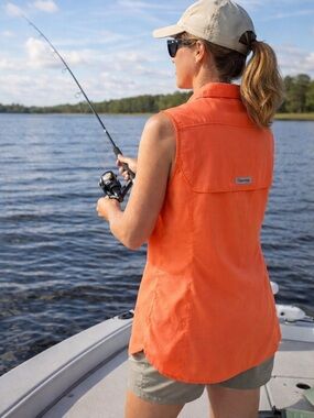 Columbia Womens Sleeveless Fishing Short Coral  Omni-Shade Vented Sz Large EUC